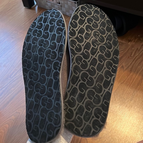UGG Slippers - Picture 2 of 3